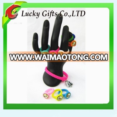 Latest Design Eco-friendly Silicone Ring With Diamon